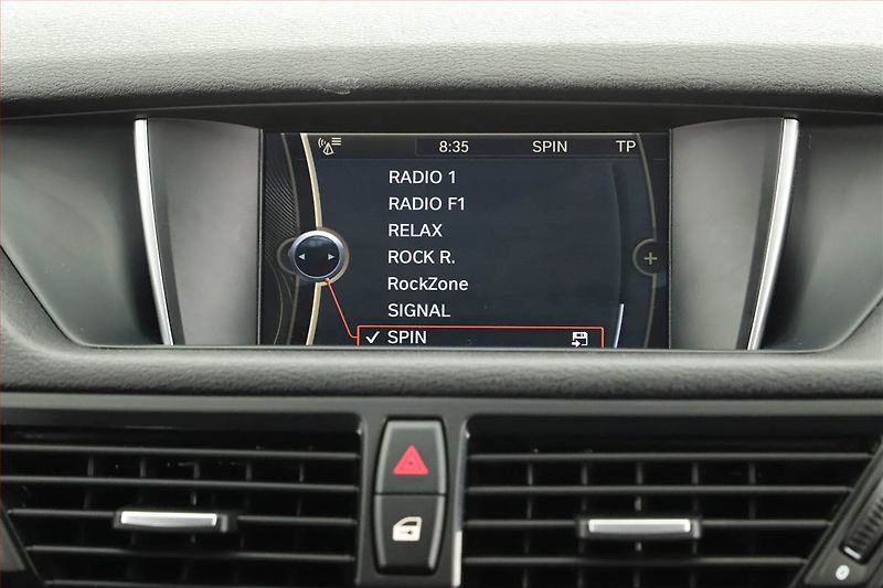 BMW X1 (2015) xDrive18d, 4X4, Automat - fotka 14 z 16