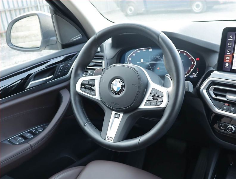 BMW X3 (2023) xDrive30i - fotka 21 z 32