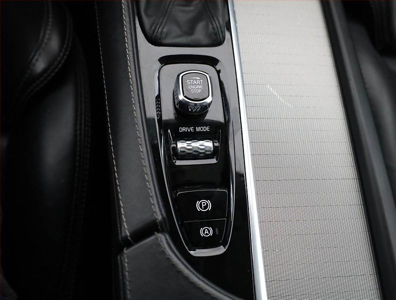 Volvo XC90 (2019) T6 AWD - fotka 12 z 21