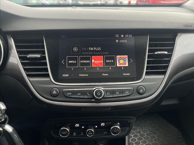 Opel Crossland X 1,2 T Innovation panorama - fotka 16 z 20