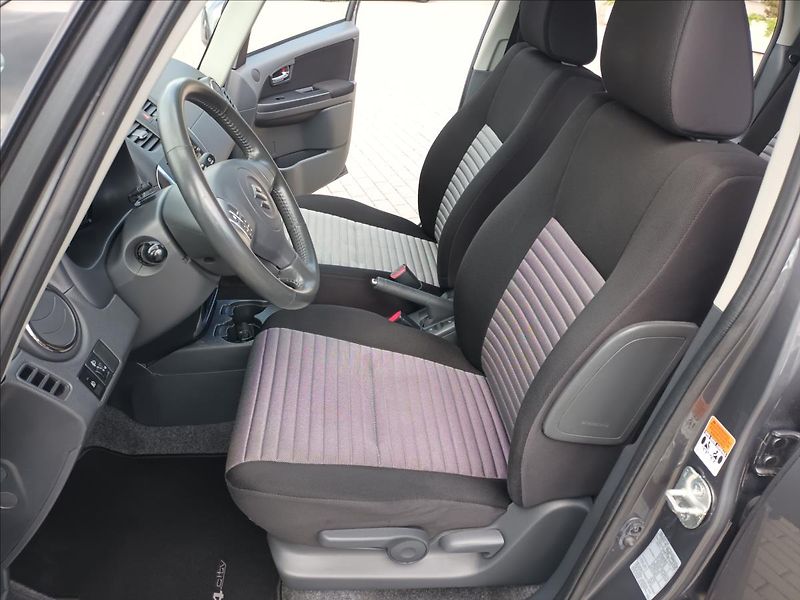 Suzuki SX4 1,6 REZERVACE - fotka 19 z 47