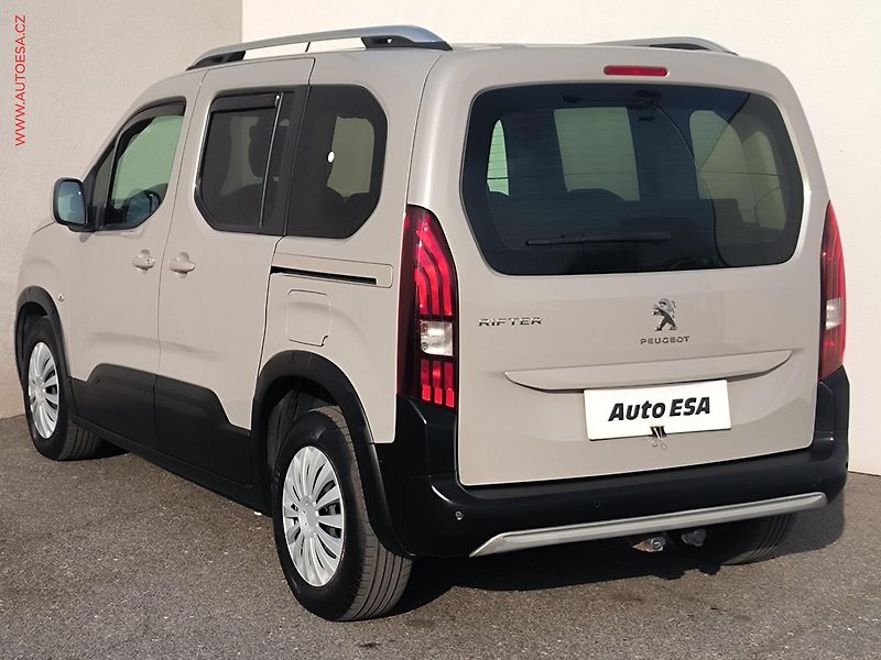 Peugeot Rifter (2019) 1.5HDI, ČR, ALLURE, autoAC - fotka 6 z 21