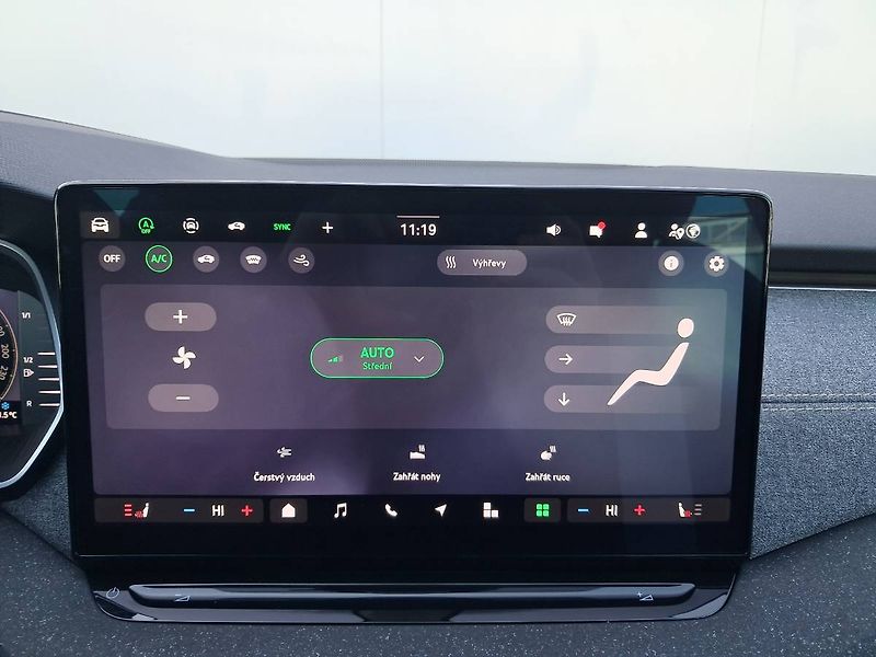 Škoda Octavia (2024) IV M-HEV Top Selection 1.5 TSI - fotka 13 z 30