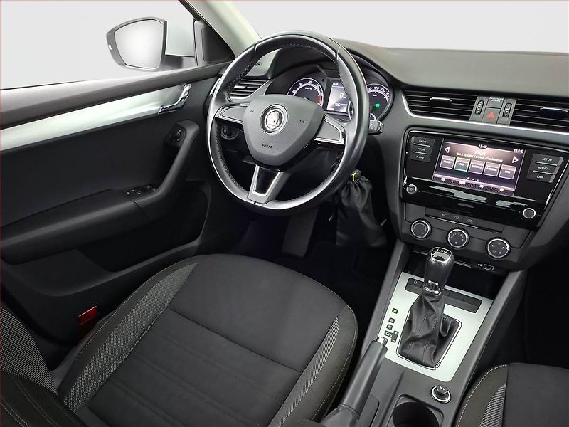 Škoda Octavia (2019) 1.0 TSI, Automat, Tempomat - fotka 7 z 17