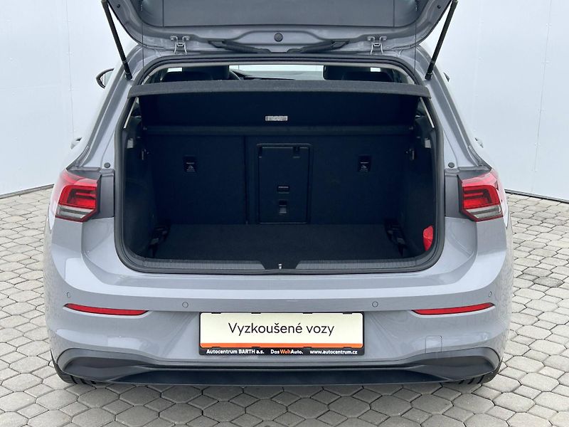 Volkswagen Golf Life 1,0TSi - fotka 22 z 22