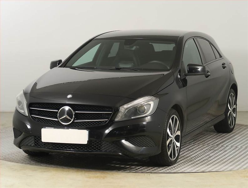 Mercedes-Benz Třídy A (2013) A 180 CDI , Automat, Kůže - fotka 2 z 18