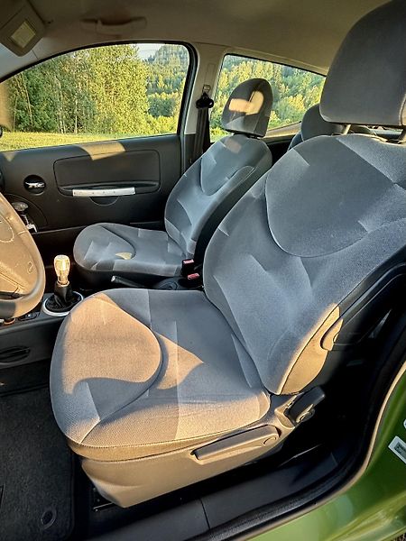 Citroën C2 (2005) Citroen C2 1,4 benzin  - fotka 16 z 21