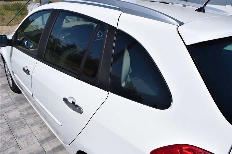 Renault Clio 1,2 i 74KW ALU KLIMA TAŽNÉ - fotka 11 z 48
