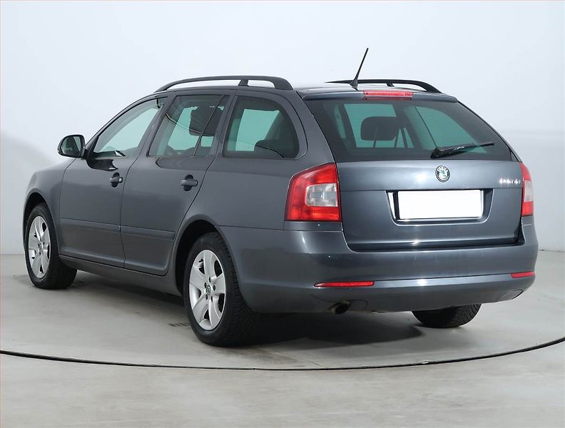 Škoda Octavia (2011) 1.6 TDI, Tempomat - fotka 4 z 19