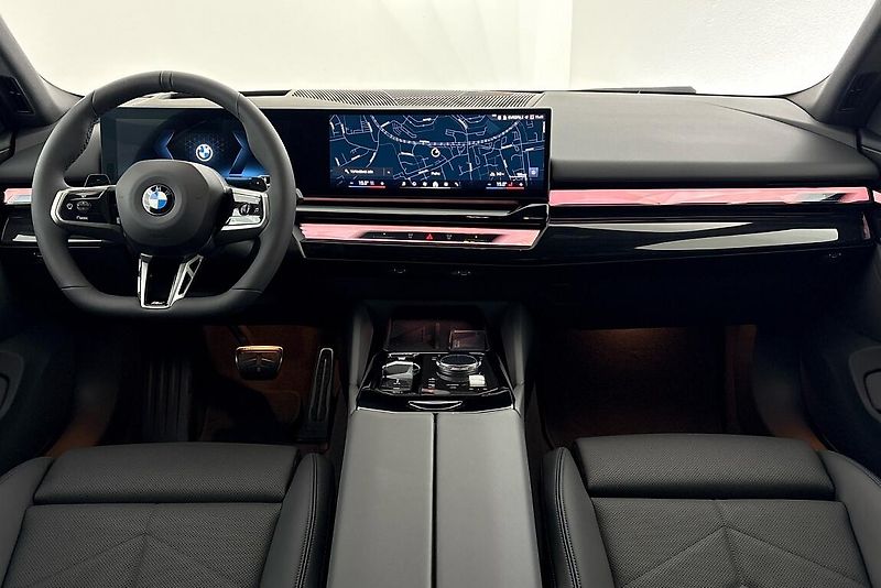 BMW Řada 5 540d xDrive Touring - fotka 15 z 25