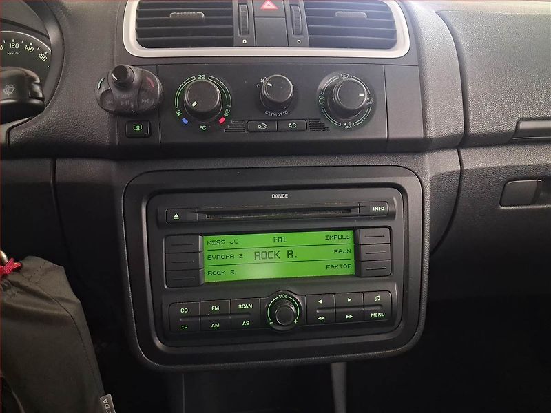 Škoda Roomster (2008) Style 1.4 16V - fotka 12 z 16
