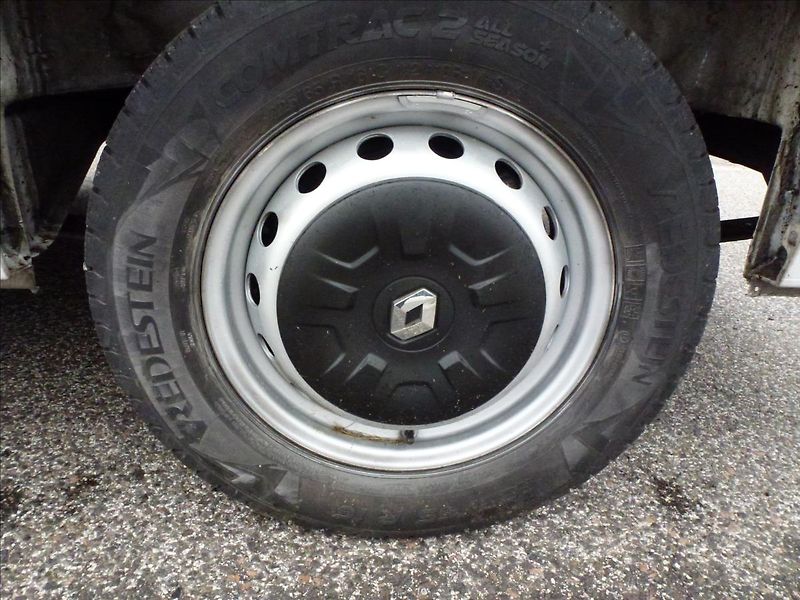 Renault Master 2,3 DCI L2H2 6 rychlostní - fotka 39 z 50