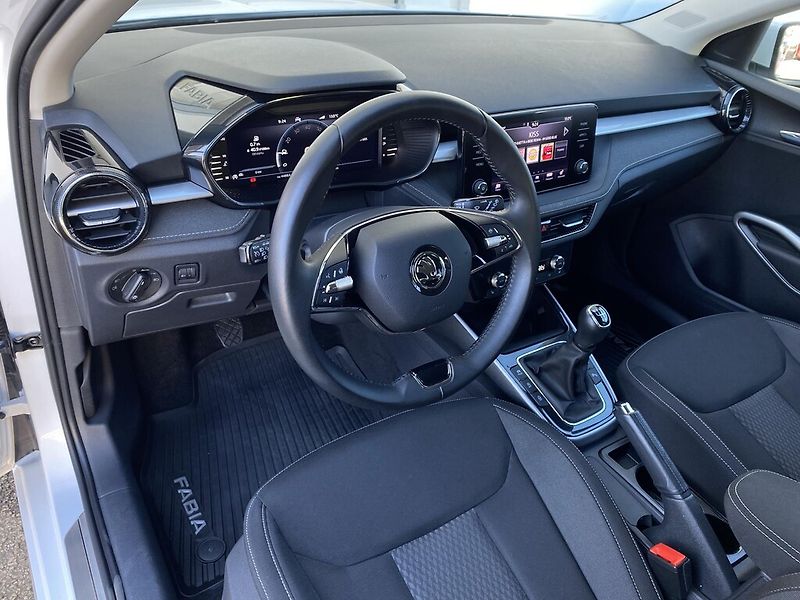 Škoda Fabia 1,0 TSI 70 kW Style - fotka 7 z 25