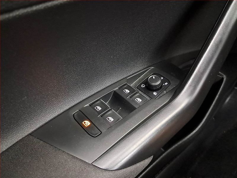 Volkswagen Taigo (2024) R-Line 1.5 TSI - fotka 21 z 21