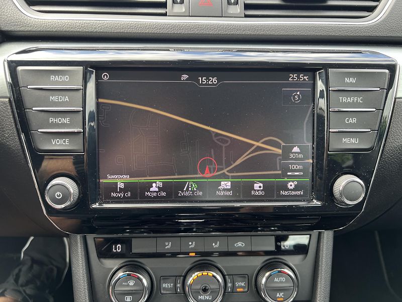 Škoda Superb 1.6TDi NAVI TEMPOMAT odp.DPH - fotka 23 z 43