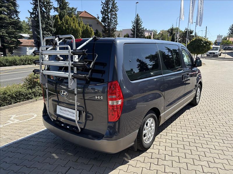 Hyundai H 1 2,5   Tour 8 míst - fotka 5 z 20