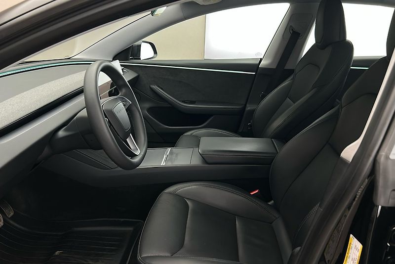 Tesla Model 3 Long Range AWD Tažné - fotka 9 z 26
