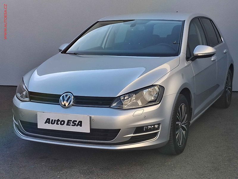 Volkswagen Golf (2016) 2.0 TDi, Allstar, DSG, navi - fotka 3 z 18
