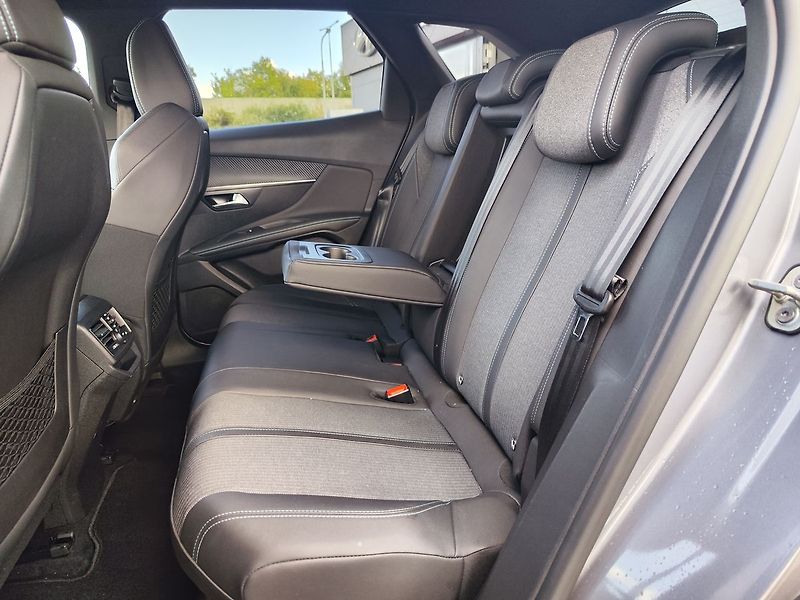 Peugeot 3008 1.2 PureTech/96kW Allure AT - fotka 11 z 34