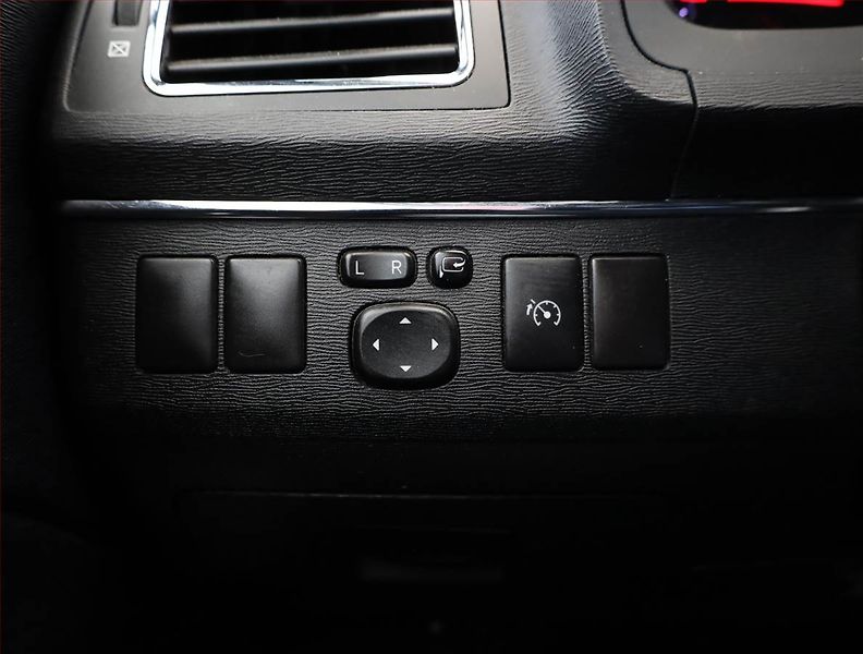 Toyota Avensis (2013) 2.2 D-4D, Automat, Navi - fotka 16 z 17
