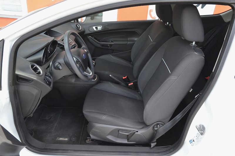 Ford Fiesta (2015) 1.25i 1.MAJITEL / STK 06/2028 - fotka 11 z 28