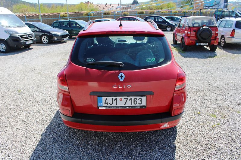 Renault Clio (2011) 1,2i EL.OKNA ABS SERVO CENTRÁL - fotka 6 z 16