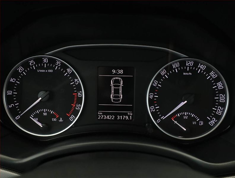 Škoda Octavia (2012) 1.6 TDI, Serv.kniha, Tempomat - fotka 8 z 16