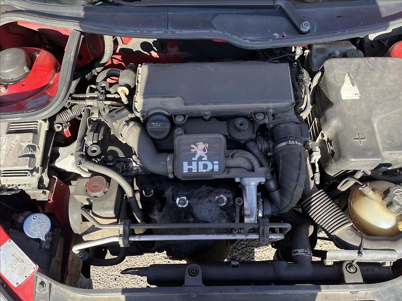 Peugeot 206 1,4 HDi SERVIS VSTŘIKY ROZVODY - fotka 22 z 27