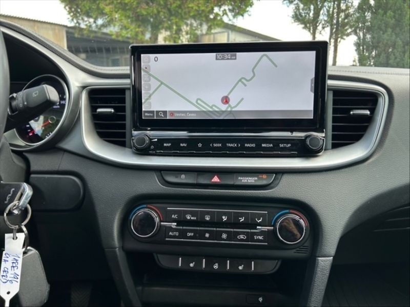 Kia Ceed 1,5 T-GDI Top - fotka 10 z 11
