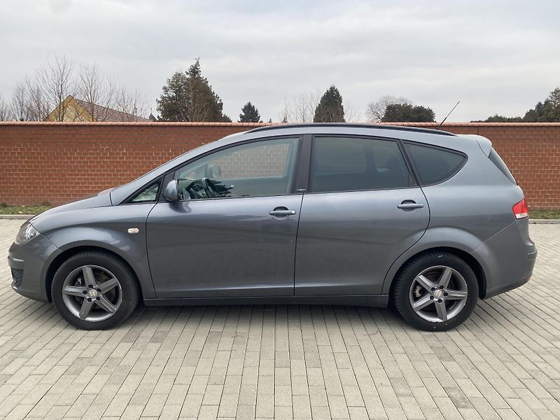 Seat Altea 1.6TDi, AUTOMAT,STYLE, VÝB.ST. - fotka 2 z 46