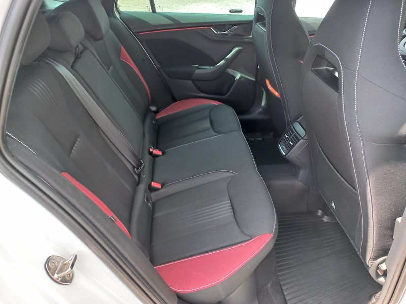 Škoda Scala (2023) 1.5TSi 110kW DSG Monte Carlo - fotka 14 z 24