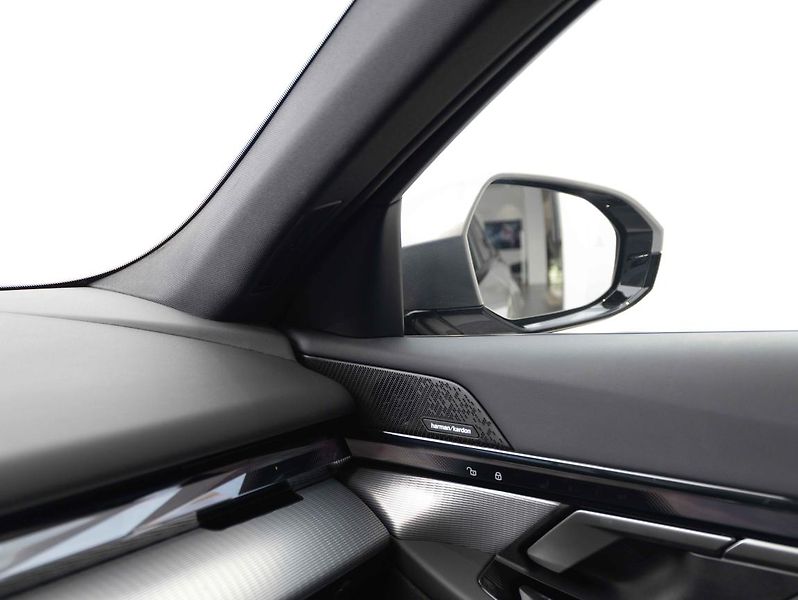 BMW Řada 5 540d xDrive Touring - fotka 16 z 22