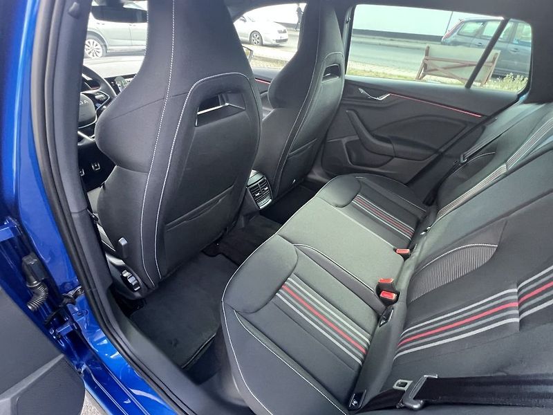Škoda Scala Monte Carlo 1.0 TSI 85 Kw - fotka 17 z 34