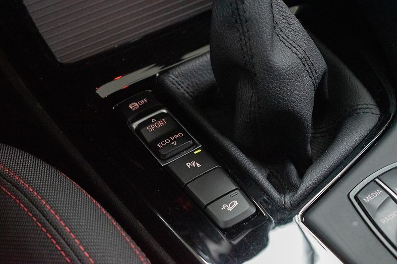 BMW X1 xDrive20d 140kW*SPORT LINE*ČR* - fotka 22 z 45