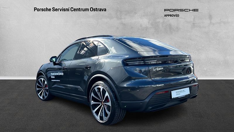 Porsche Macan 4S - fotka 8 z 29