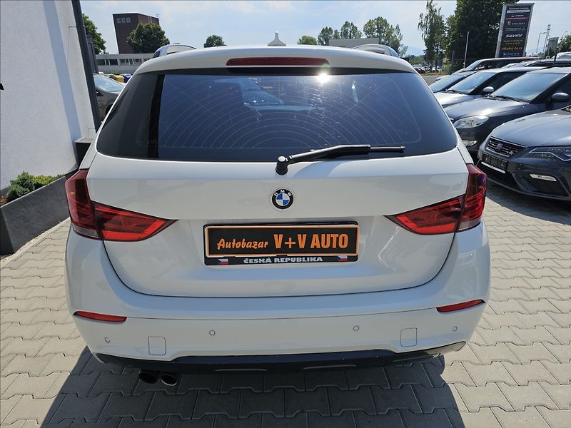 BMW X1 2,0 XDRIVE 28i AUTOMAT TOP - fotka 7 z 46