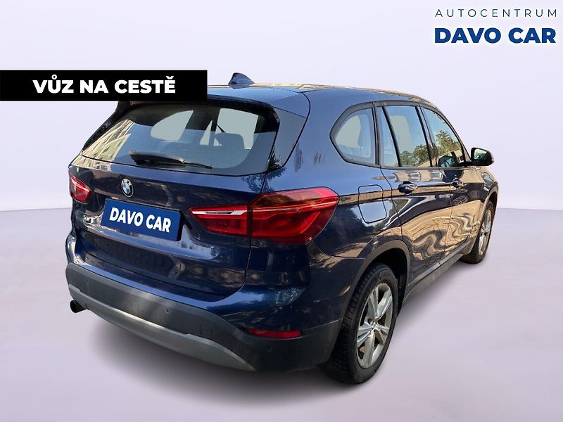 BMW X1 1,5 18i sDrive ADVANTAGE - fotka 6 z 12