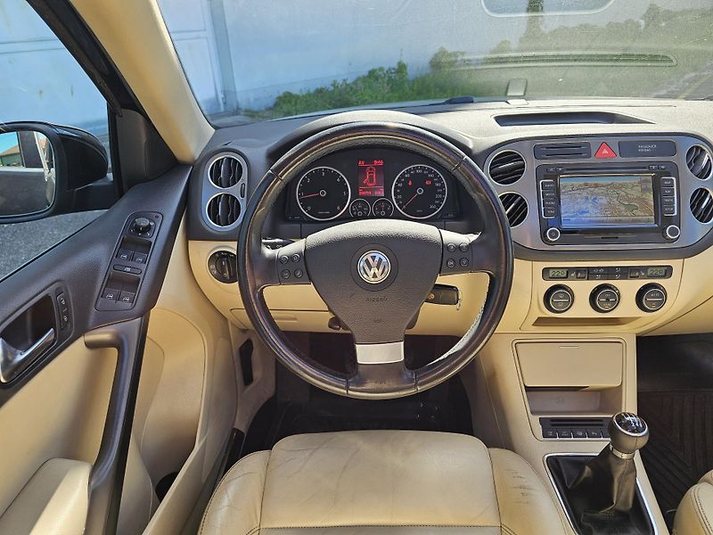 Volkswagen Tiguan (2009) 2.0TDI, 4MOTION, PANORAMA - fotka 15 z 21