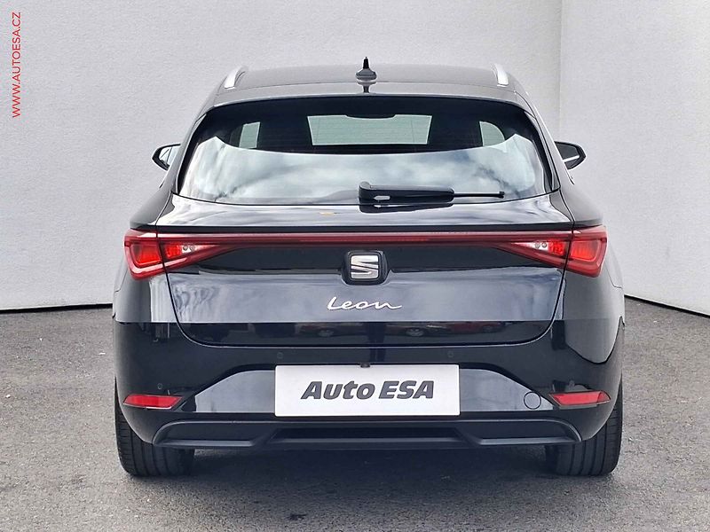 Seat Leon (2021) 2.0 TDi, Style, DSG, +kola - fotka 5 z 21