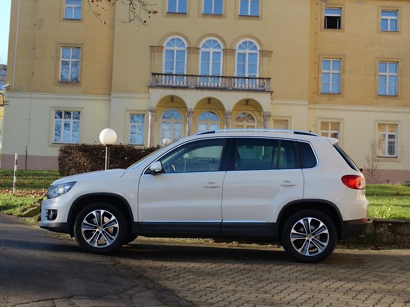 Volkswagen Tiguan TDI 4MOTION Bi-Xenon Alcantara - fotka 4 z 31