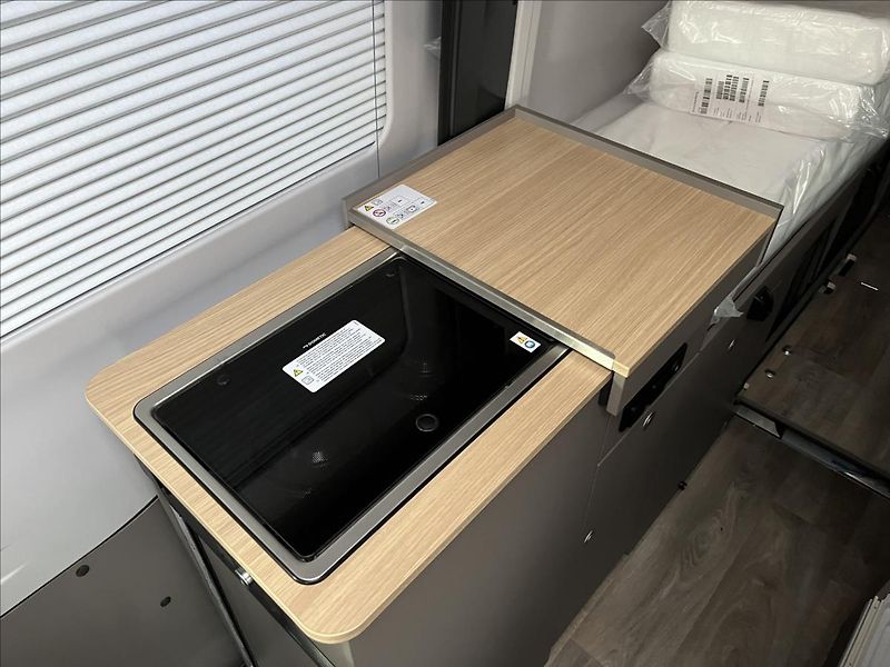 LMC INNOVAN 592 TDCi  2,0 - fotka 5 z 16