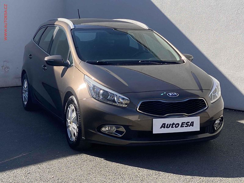 Kia Ceed (2013) 1.6 GDi, AC, TZ - fotografie inzerátu