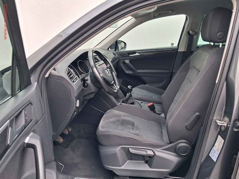 Volkswagen Tiguan (2019) 2.0 TDi, Highline, LED, navi - fotka 9 z 21