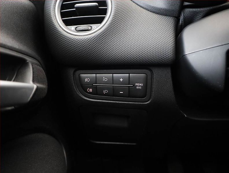 Fiat Punto (2013) 1.2, nová STK, udržované - fotka 12 z 14