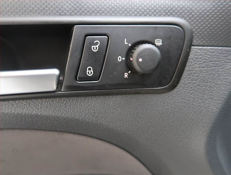 Volkswagen Caddy (2014) Soccer 1.6 TDI, 5Míst, 1Maj - fotka 16 z 18
