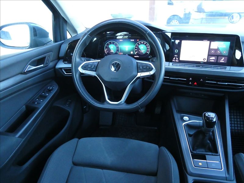 Volkswagen Golf 1,5 TSi 110kW Style,2xkola,DPH - fotka 31 z 47