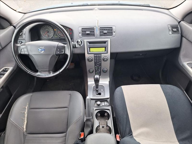 Volvo V50 2,4 i  CZ V5 dvě sady kol - fotka 8 z 12