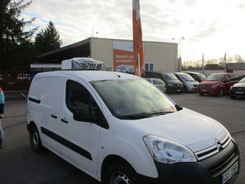 Citroën Berlingo chladící s el. zásuvkou - fotka 15 z 16