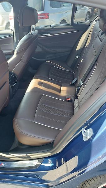 BMW Řada 5 (2020) M550i xDrive - fotka 5 z 7