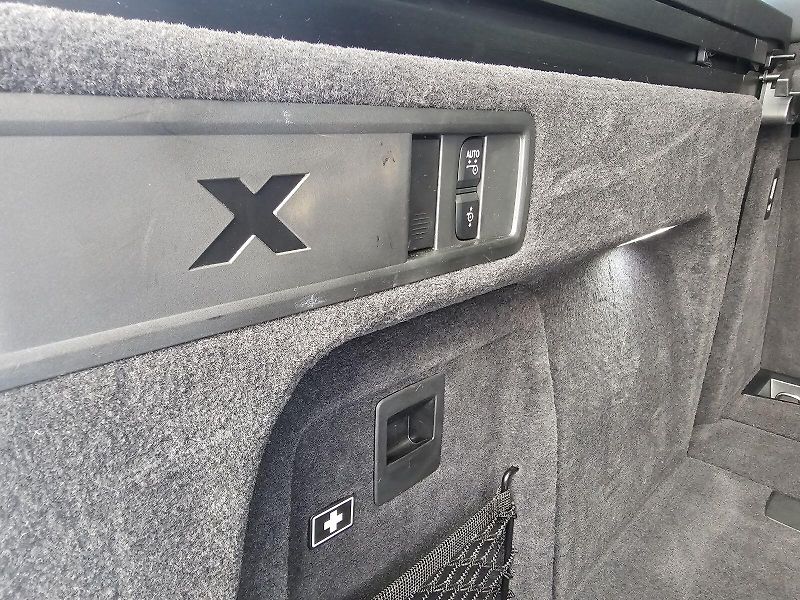 BMW X5 xDrive 30d - fotka 9 z 36